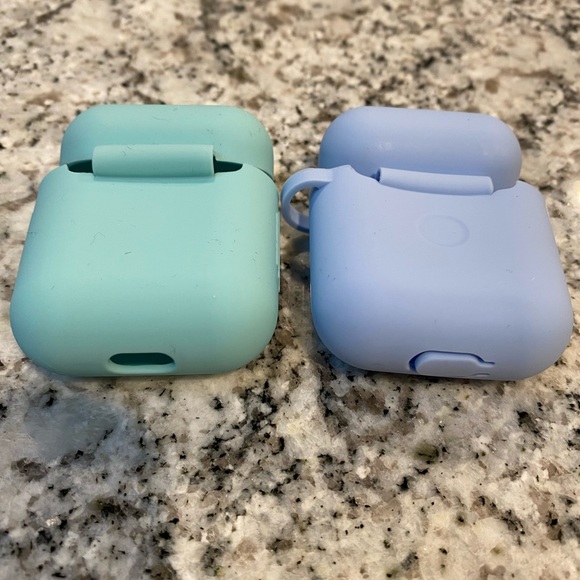 Brand Two New Spring Nike AirPod Cases - Picture 2 of 2
